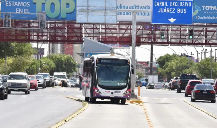 LLAMAN A AUTOMOVILISTAS A CONSIDERAR LA NO UTILIZACIÓN DE CARRIL CONFINADO DEL BRT 1