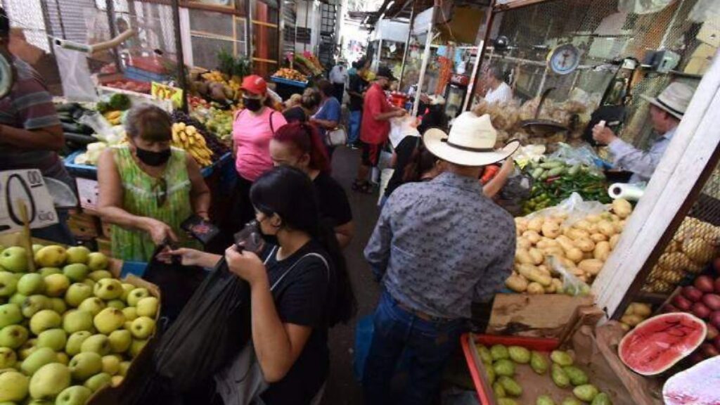 INICIAN CAPACITACION POR MANEJO DE ALIMENTOS A COMERCIANTES LOCALES
