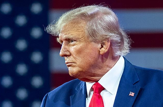 TRUMP CARGA CONTRA LA INMIGRACIÓN: “PARA CUANDO EL SOL SE PONGA MAÑANA, LA INVASIÓN DE NUESTRAS FRONTERAS SE HABRÁ DETENIDO”. ANUNCIA REDADAS DE DEPORTACIÓN PARA HOY 20 DE ENERO 