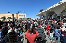 SE PREPARAN GOBIERNOS ANTE UNA POSIBLE DEPORTACIÓN MASIVA DE MIGRANTES.