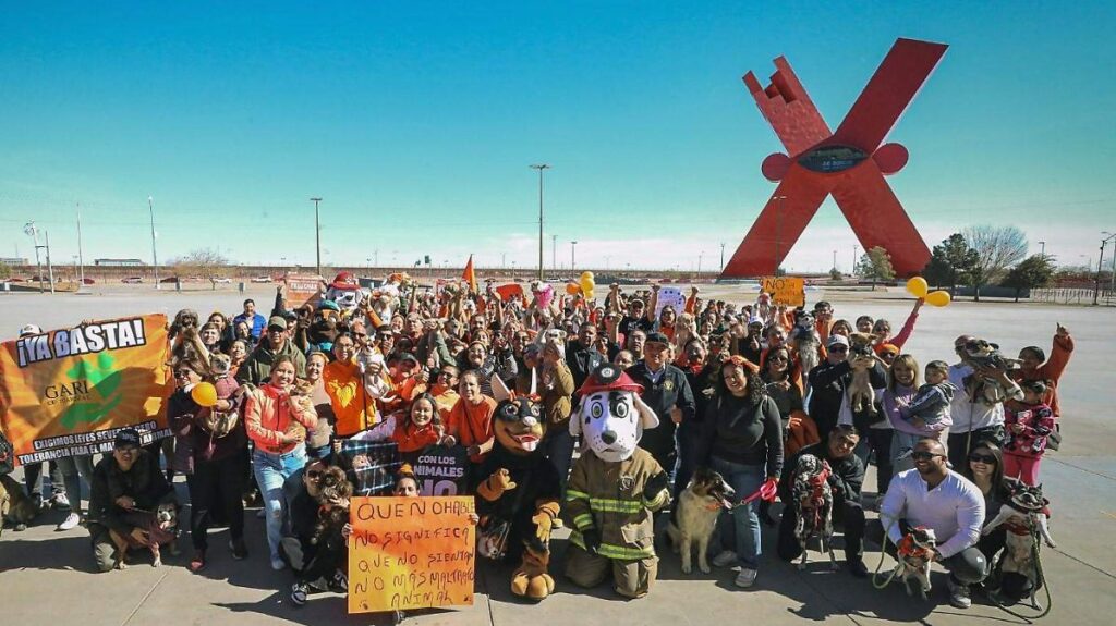 ADORNAN JUARENSES VEHÍCULOS Y PARTICIPAN EN CARAVANA POR LOS DERECHOS DE LOS ANIMALES