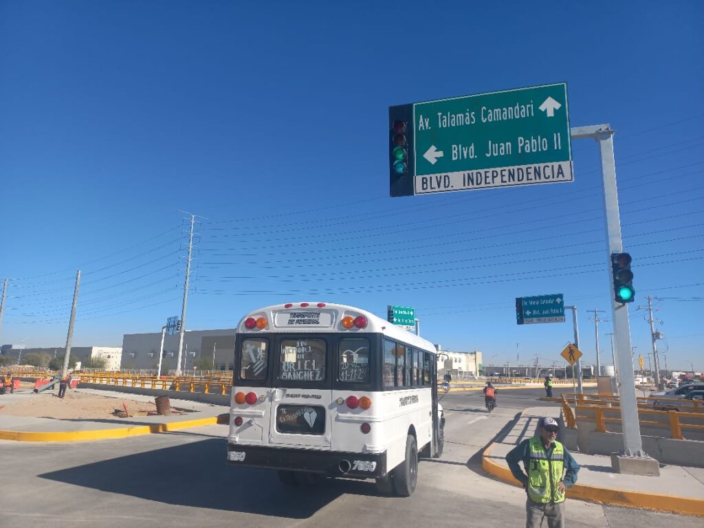 URGE LA MODIFICACIÓN DE LOS CONTROLADORES PARA SEMÁFOROS EN JUÁREZ