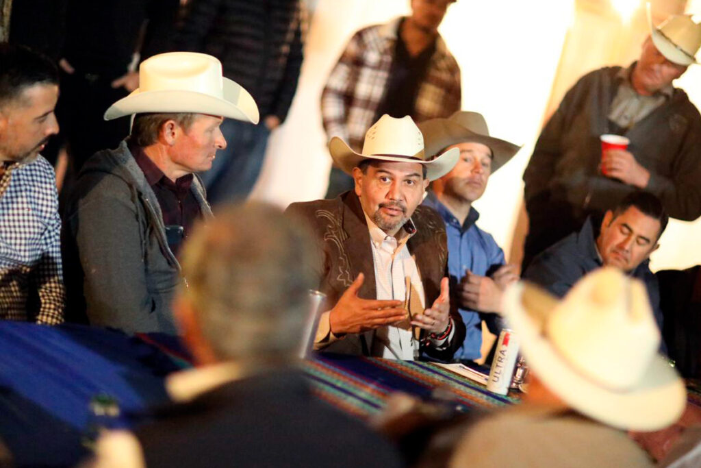 EXPONE ALCALDE LOGROS ALCANZADOS EN JUÁREZ DURANTE GIRA POR VARIOS MUNICIPIOS