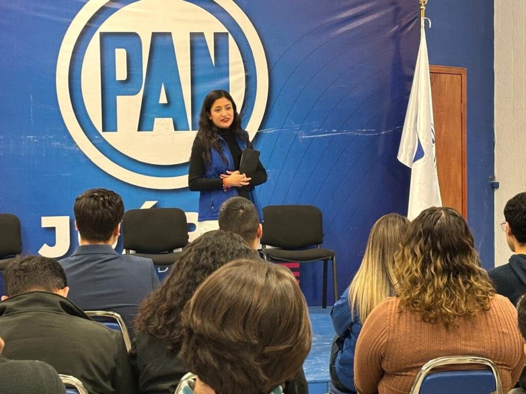 PRESENTA CAROLINA SOTELO SU FILOSOFÍA DE TRABAJO ANTE MILITANCIA DEL PAN EN CIUDAD JUÁREZ