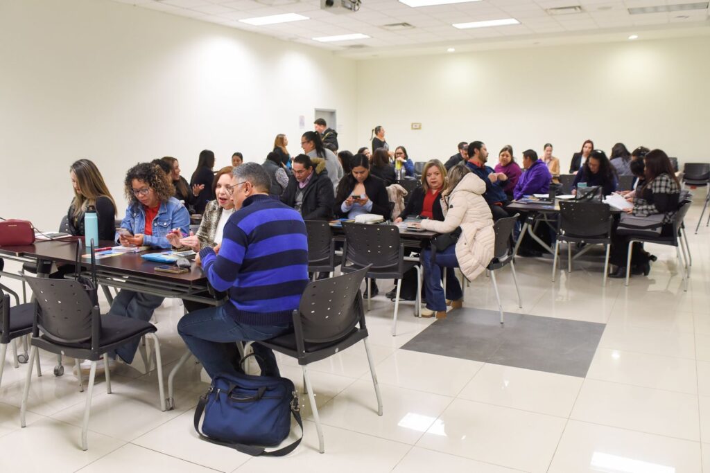 Especializan a 60 asesores pedagógicos en la atención de infantes en situación de movilidad