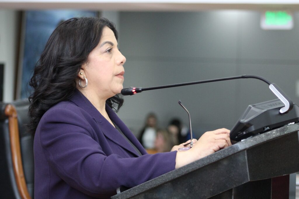 Busca Congreso del Estado eliminar exámenes de admisión y código de vestimenta en preparatorias
