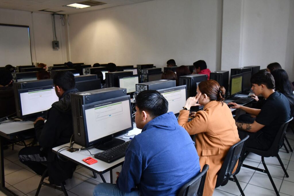 Destina UTCJ 7 mdp en rehabilitación de mobiliario