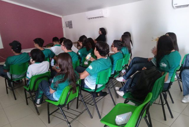 Presentan propuesta para eliminar cobro de inscripción en COBACH