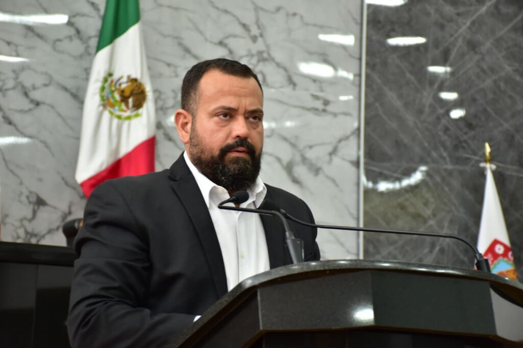 DAN ATENCIÓN MÉDICA DE URGENCIA A DIRIGENTE LOCAL DEL PAN; LO REPORTAN ESTABLE