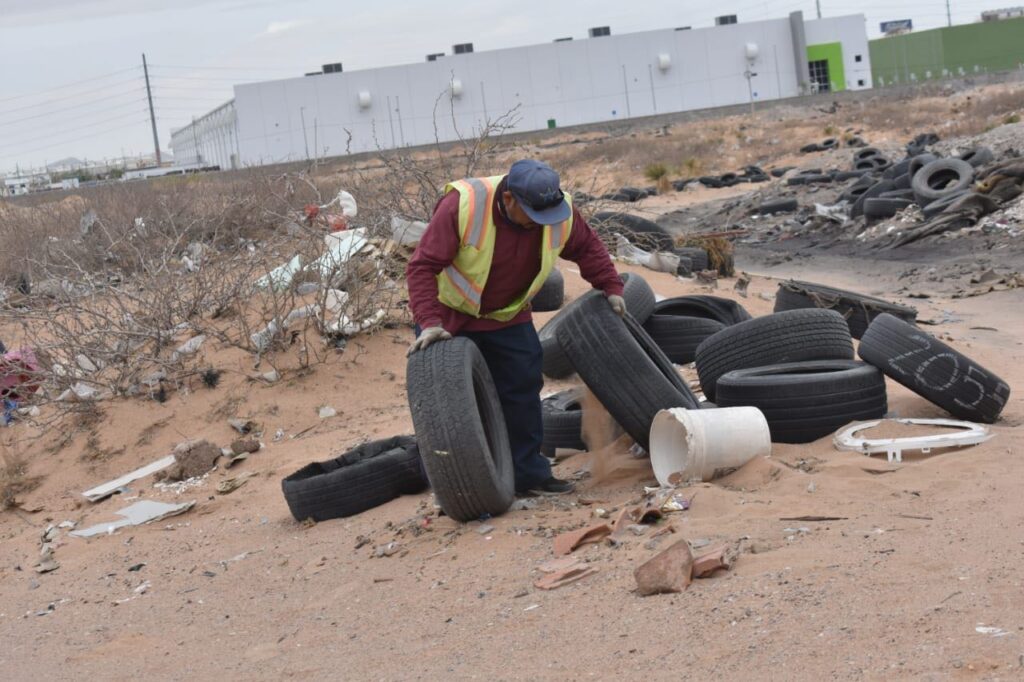 RECUPERAN CIENTOS DE LLANTAS REGADAS EN LA ZONA DEL CRUCE TALAMAS CAMANDARI Y MESA CENTRAL ENTRE LIMPIA Y COMERCIO