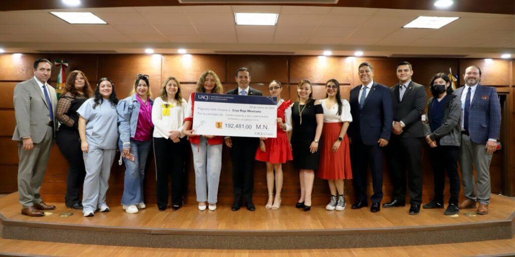 Con la contribución de sus estudiantes, la UACJ entregó un donativo de 192 mil 481 pesos a la Cruz Roja Mexicana