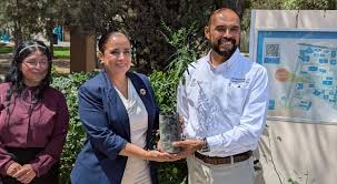 UACJ INICIA REPOSICIÓN DE ÁRBOLES QUE YA CUMPLIERON SU CICLO EN EL ICB; SDUE ENTREGA 50 ÁRBOLES COMO PARTE DEL PROYECTO DE REFORESTACIÓN